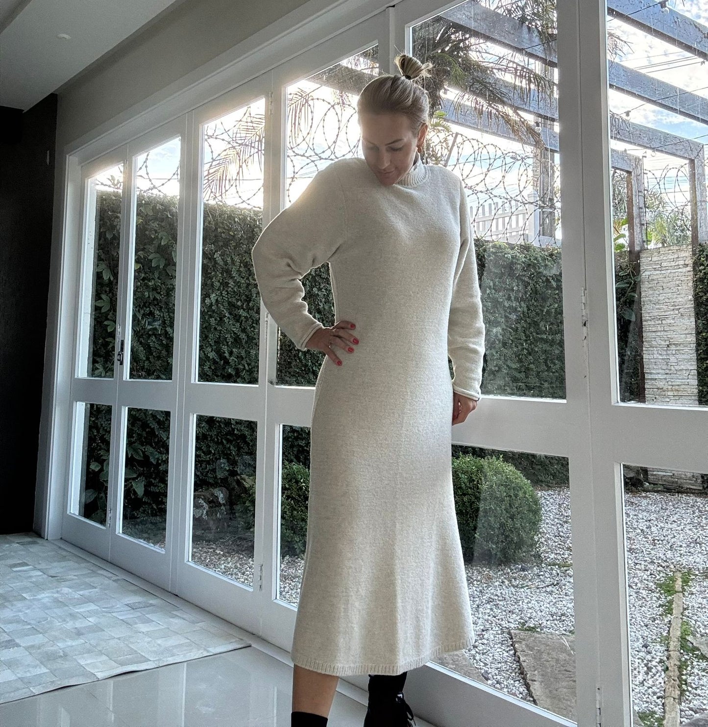 Vestido midi com decote redondo e mangas de cava posta Biamar 12197