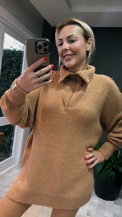 Blusa oversized com zíper na gola e fenda lateral 11953