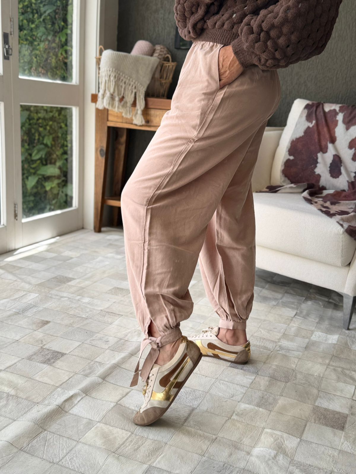 Calça Aladim com amarração e bolsos laterais Biamar 12234