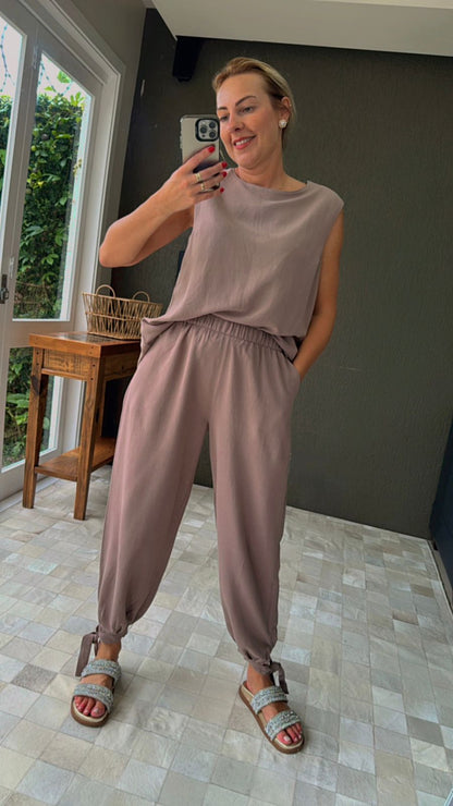 Calça Aladim com amarração e bolsos laterais Biamar 12234