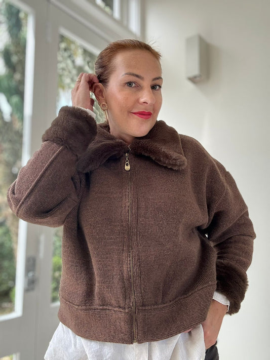 Jaqueta Biamar com fechamento em zíper, bolso e gola de pele fake 12422