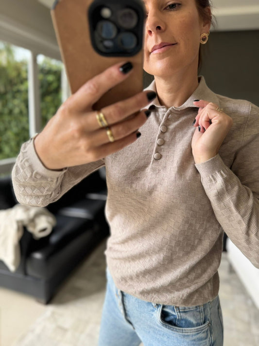 Blusa Biamar Gola Polo com padronagem em relevo