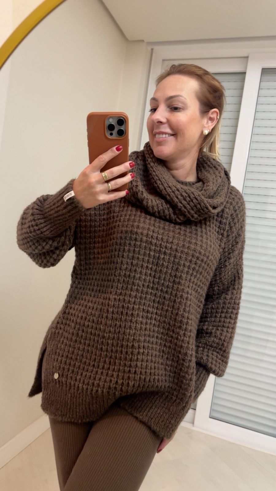 Blusa Biamar com fenda nas laterais e gola removível 11889