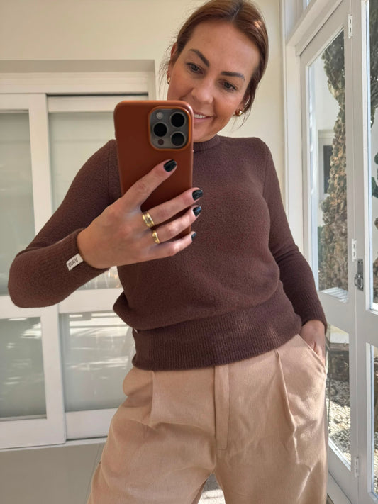 Blusa com barra e decote redondo em fio pluma 11365