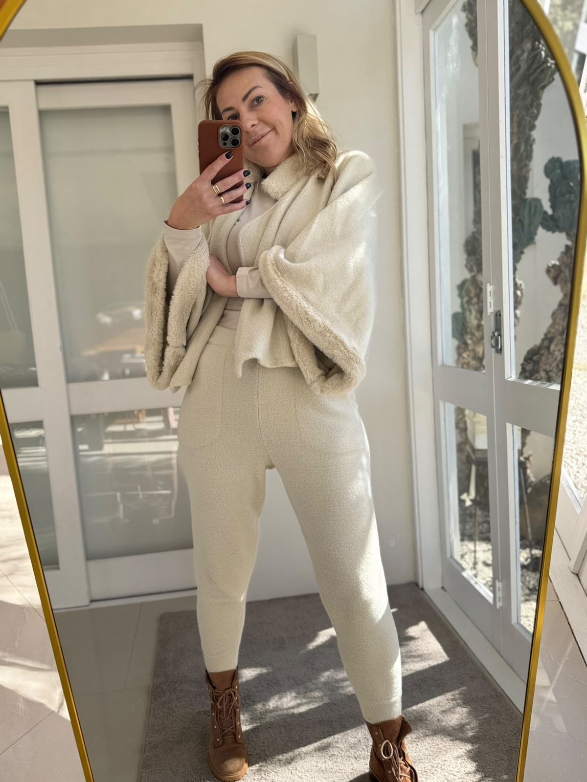 Calça em fio pluma com bolsos laterais e elástico na cintura Biamar 12435