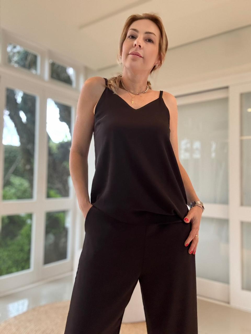 Calça de alfaiataria com detalhe em renda Biamar 12323