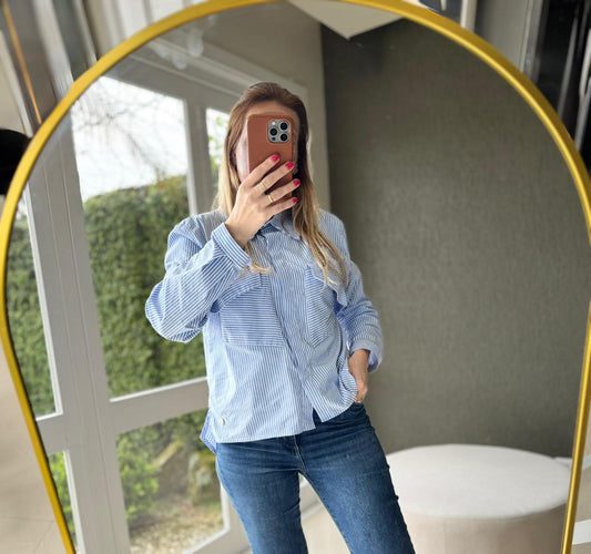 Camisa com bolsos assimétricos e padronagem em listras Biamar 12314
