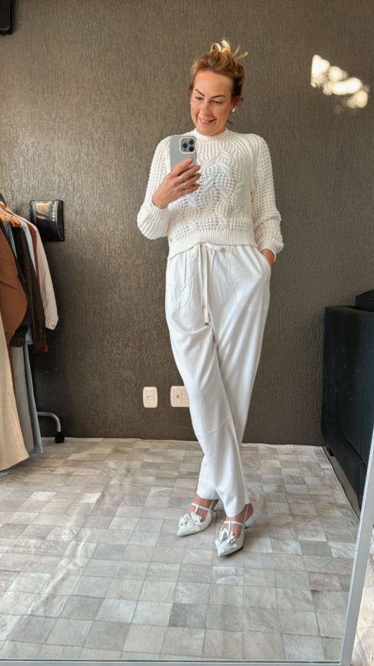 CALÇA RETA COM BOLSOS FACA E CORDÃO AJUSTÁVEL BIAMAR