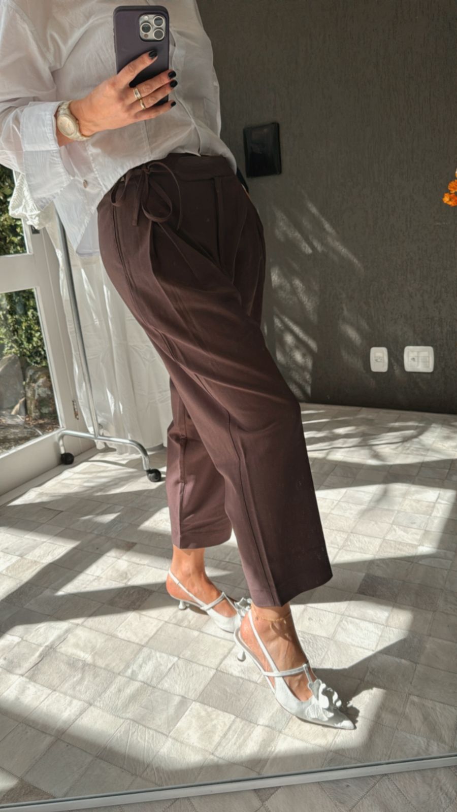 CALÇA COM PREGAS, BOLSOS FACA E CINTO BIAMAR 12043