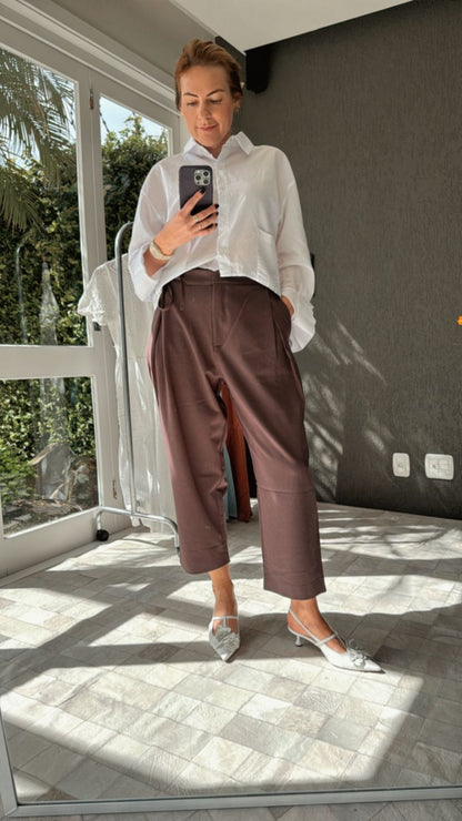 CALÇA COM PREGAS, BOLSOS FACA E CINTO BIAMAR 12043