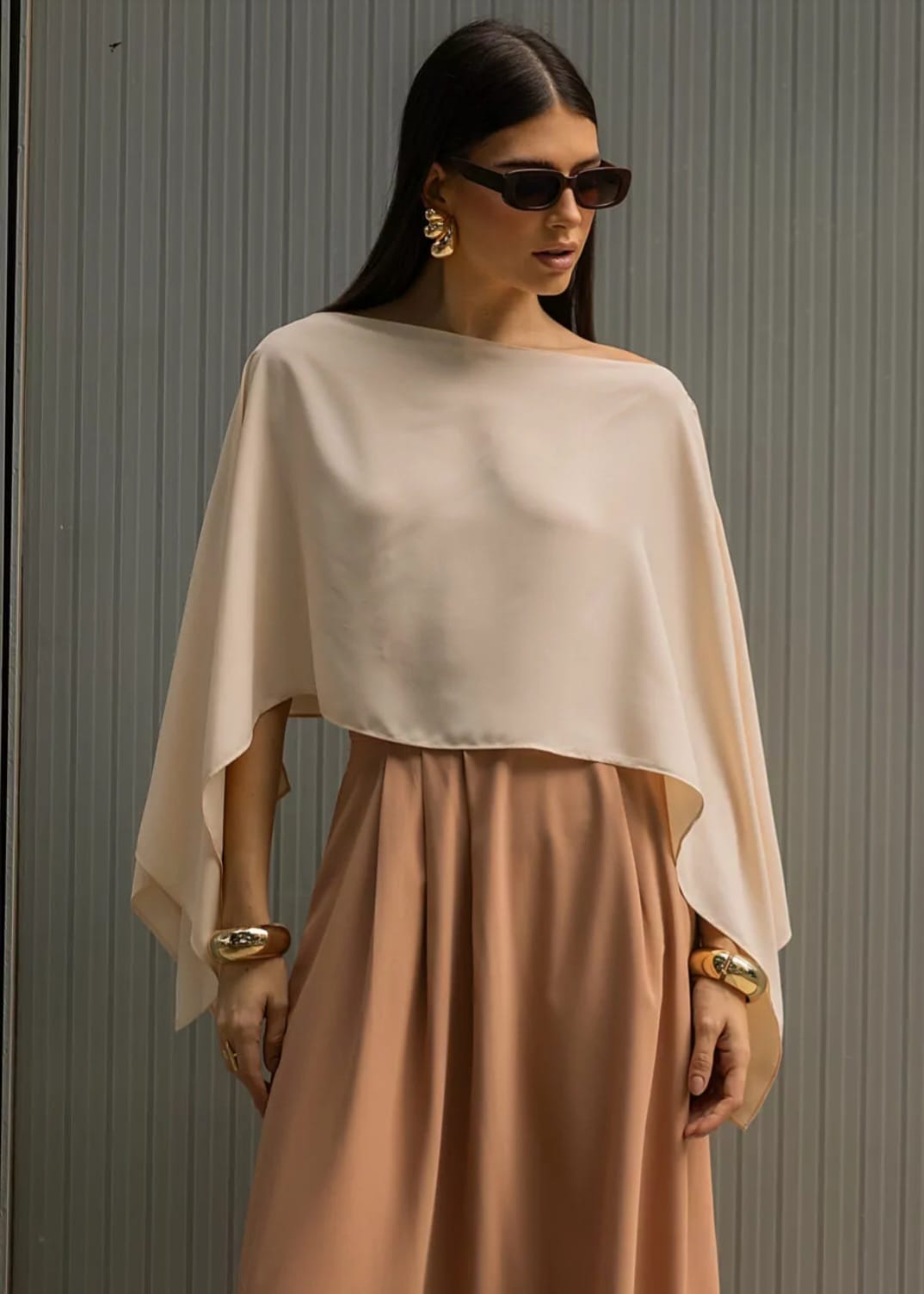 BLUSA VERSATILE EM VISCOSE