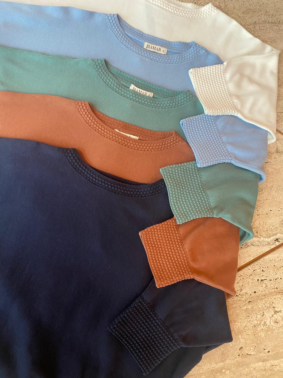 BLUSA DE ALGODÃO COM DETALHES EM PONTO PIPOCA E GOLA REDONDA BIAMAR 11963