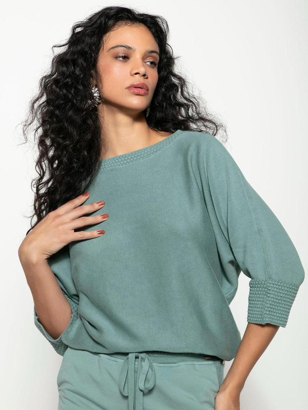 BLUSA DE ALGODÃO COM DETALHES EM PONTO PIPOCA E GOLA REDONDA BIAMAR 11963