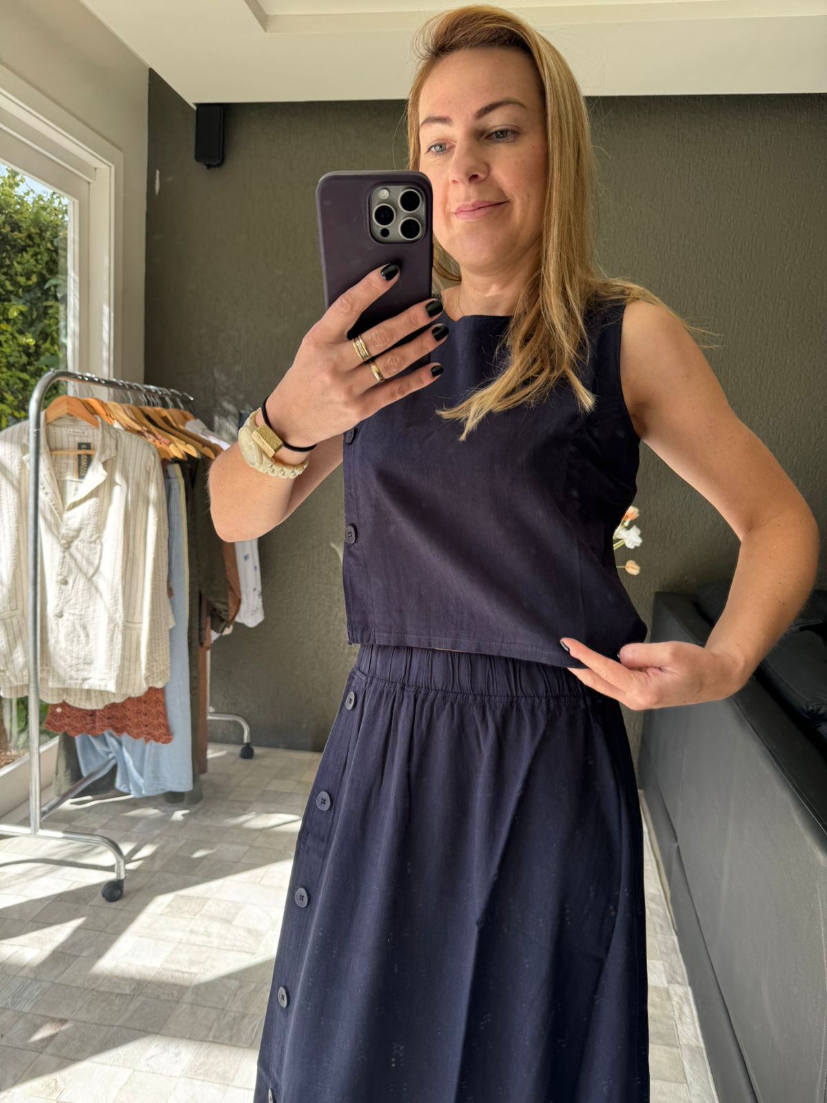 REGATA CROPPED COM FENDA FRONTAL E DETALHES EM BOTÕES BIAMAR 12071