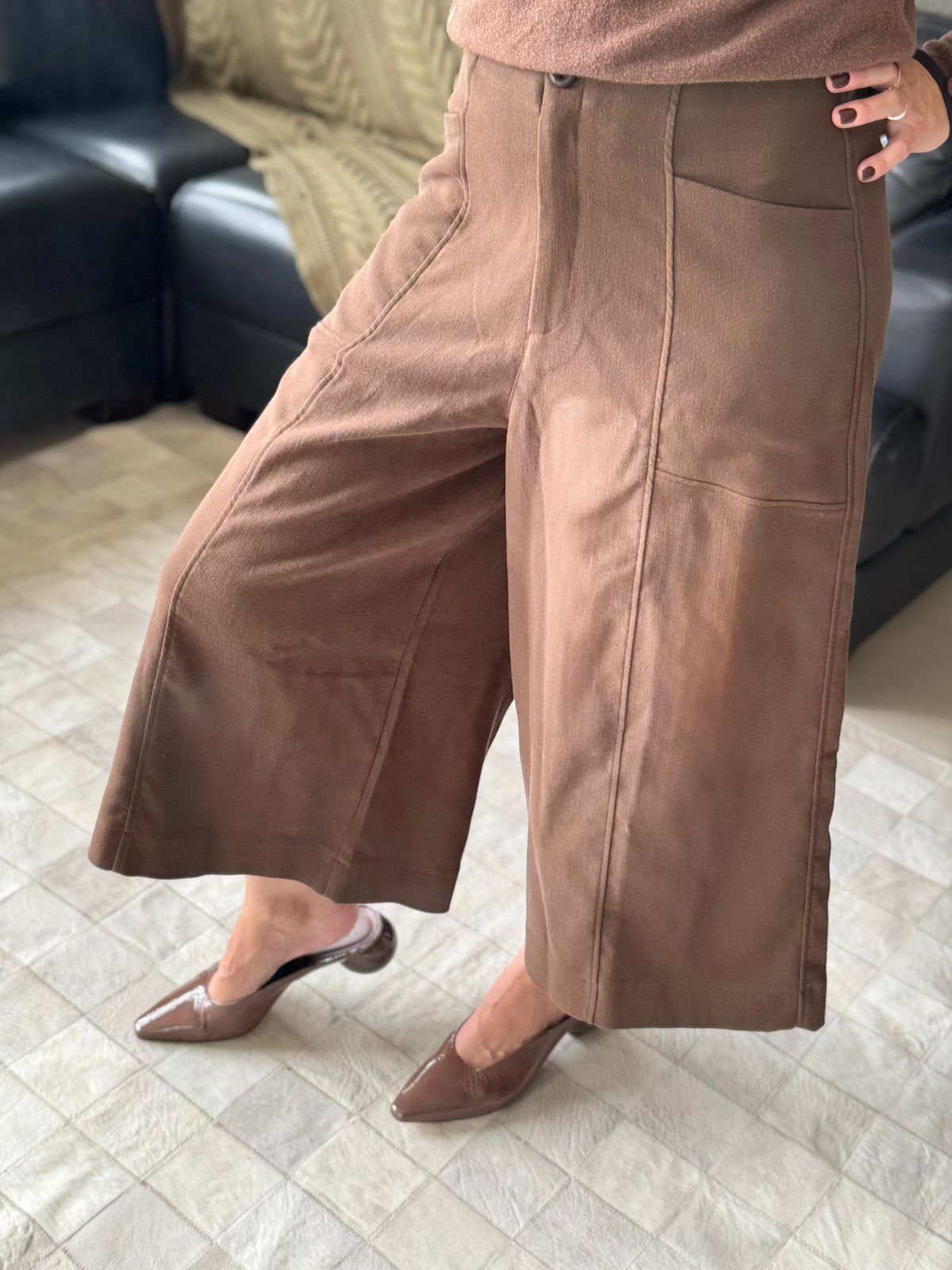 Calça pantacourt com recortes Biamar 12239