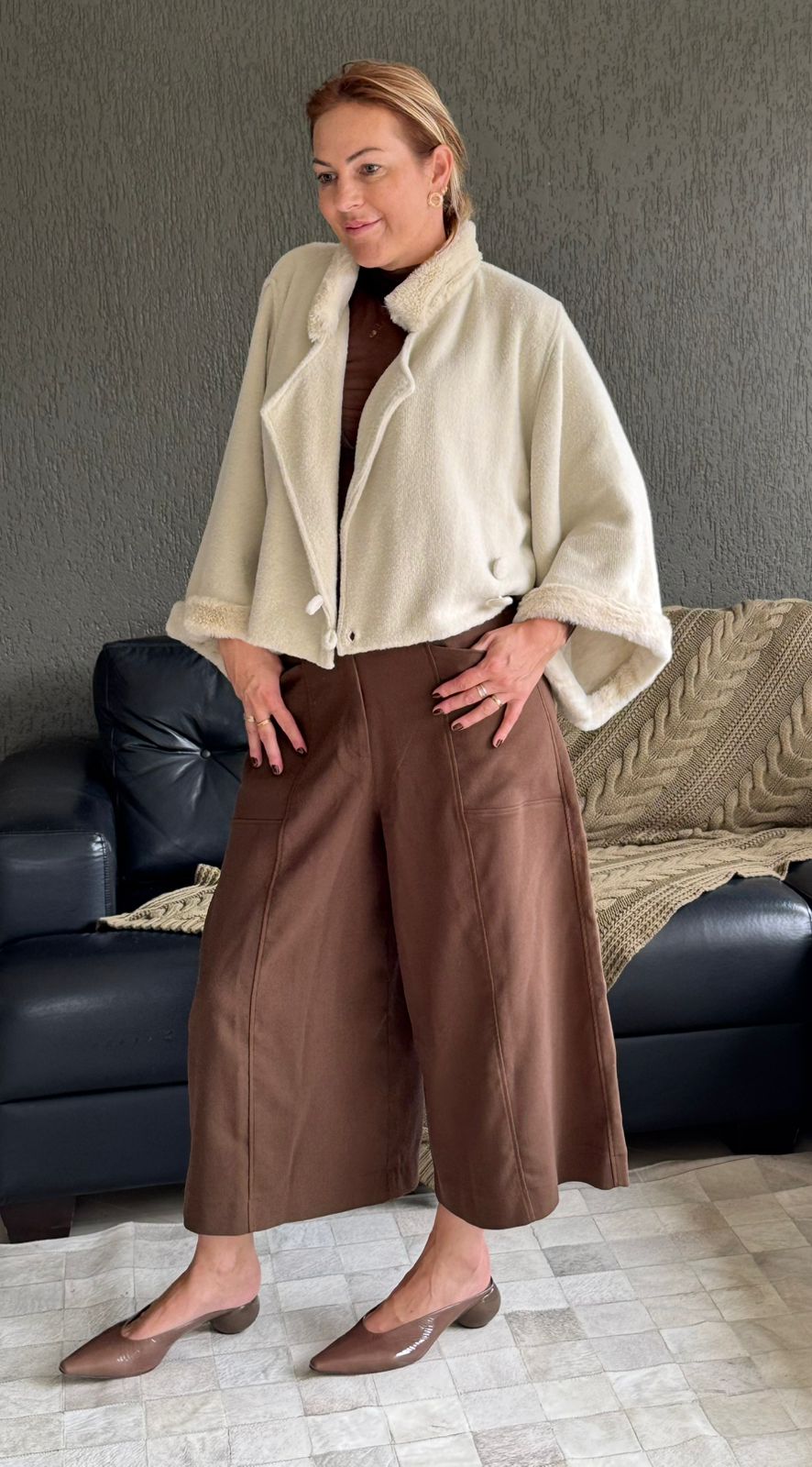 Calça pantacourt com recortes Biamar 12239