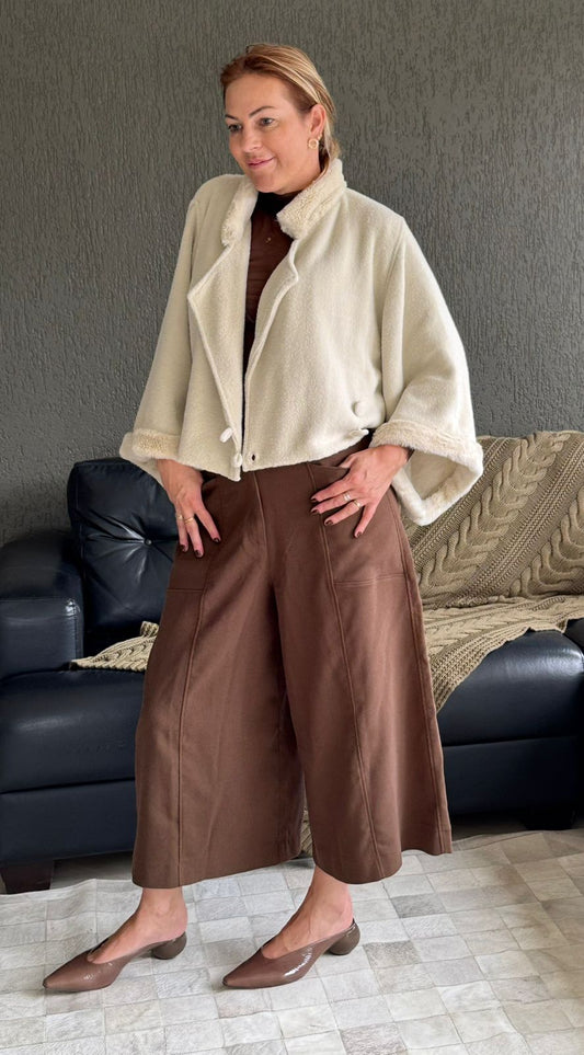 Calça pantacourt com recortes Biamar 12239