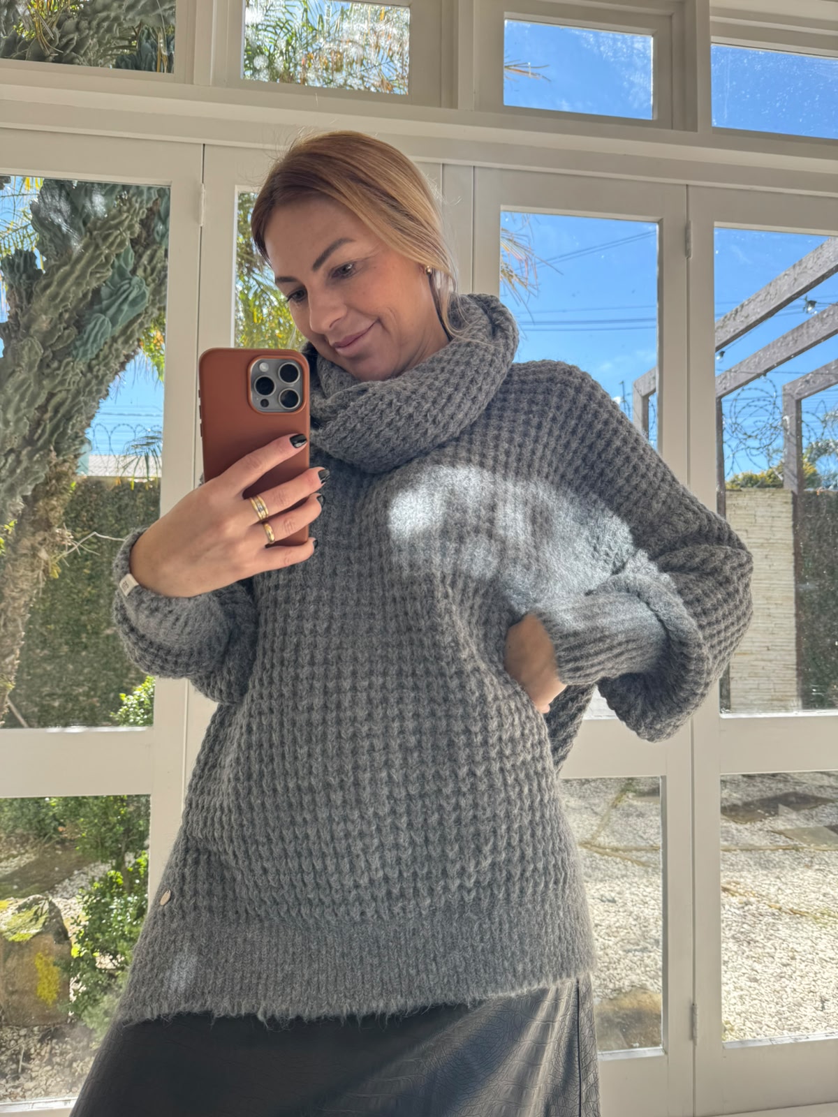 Blusa Biamar com fenda nas laterais e gola removível 11889