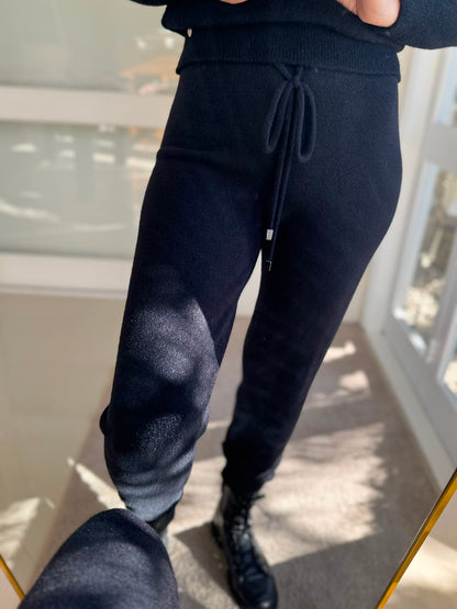 Calça em fio pluma com bolsos laterais e elástico na cintura Biamar 12435