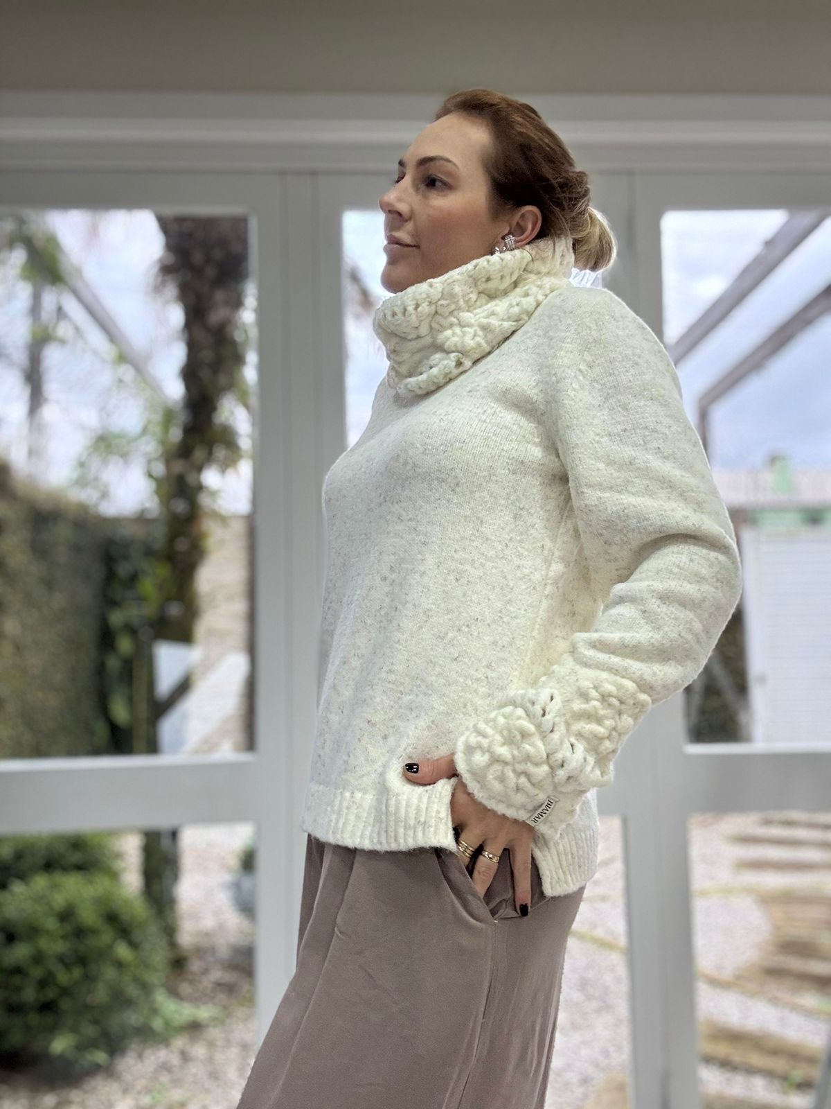 Blusa com gola removível em ponto peônia Biamar 12520