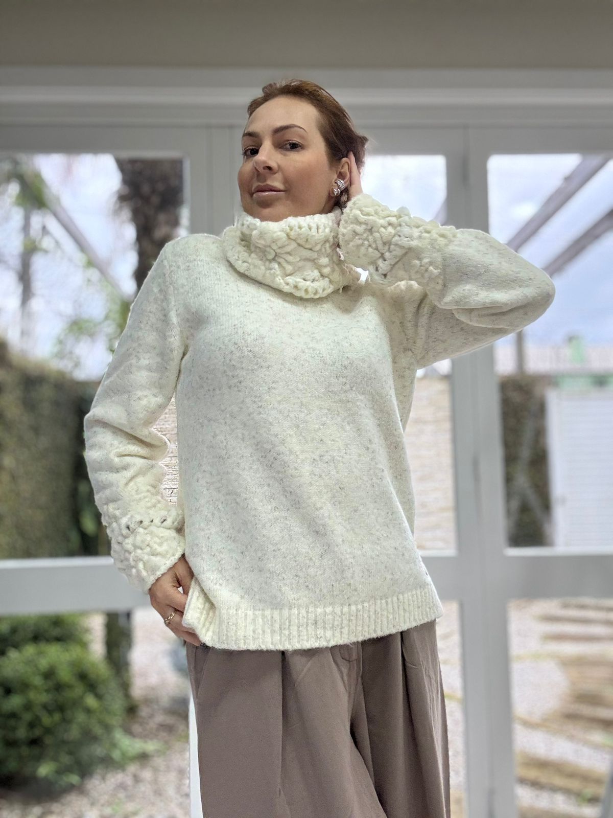 Blusa com gola removível em ponto peônia Biamar 12520