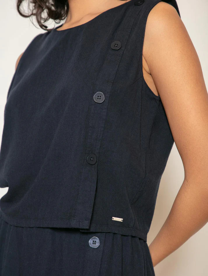 REGATA CROPPED COM FENDA FRONTAL E DETALHES EM BOTÕES BIAMAR 12071