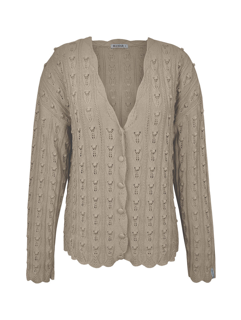 CASACO EM PONTOS VAZADOS COM BOTÕES E ACABAMENTO ONDULADO BIAMAR 11955