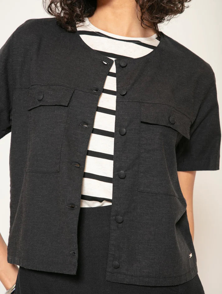 BLUSA MANGA CURTA EM VISCOLINHO COM BOTÕES FORRADOS BIAMAR 12076