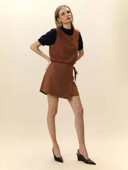 SHORT SAIA EM VISCOLINHO COM AMARRAÇÃO LATERAL BIAMAR 12068