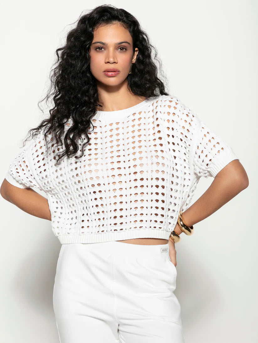 BLUSA EM ALGODÃO COM PONTOS VAZADOS E GOLA CANOA