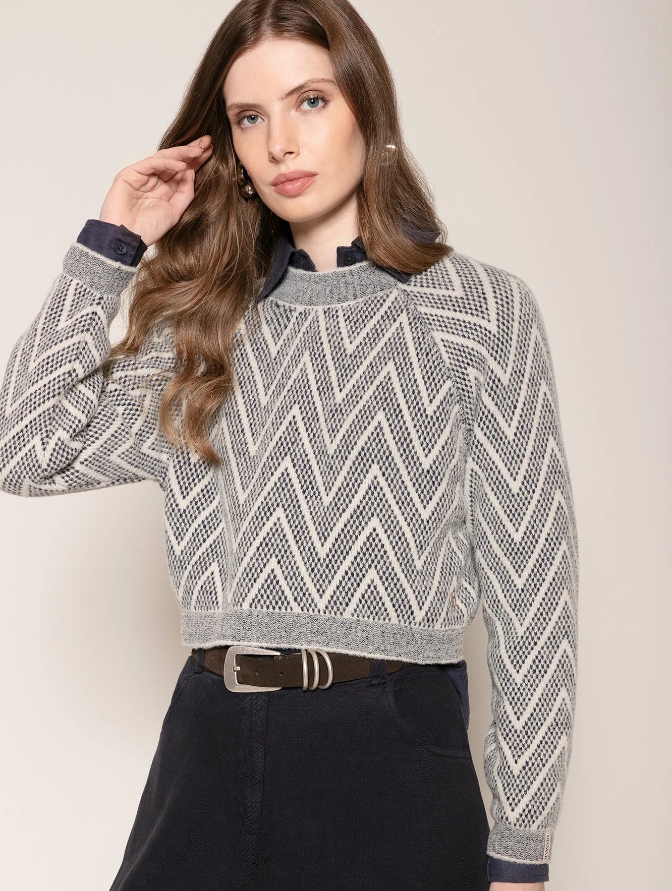 Blusa com padronagem geométrica e mangas de cava raglan Biamar 12510