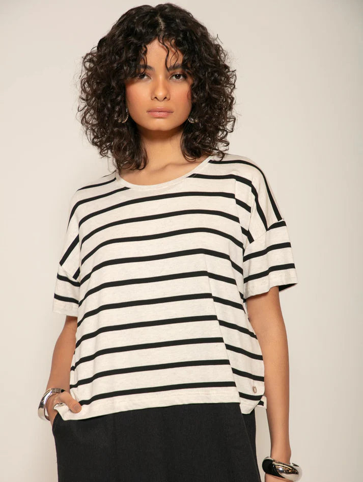 BLUSA QUADRADA MANGA CURTA COM PADRONAGEM EM LISTRAS BIAMAR 12078