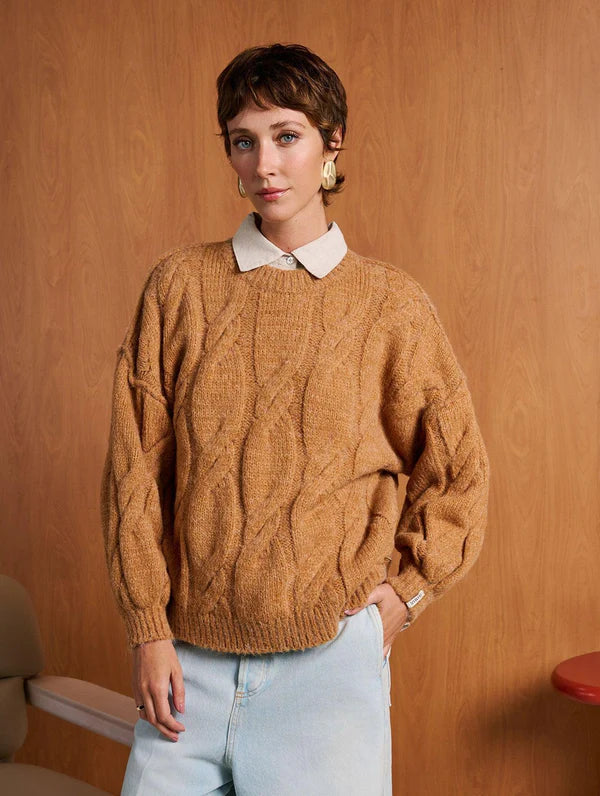 BLUSA COM GOLA REDONDA, PONTO TRANÇADO LARGO E PUNHOS CANELADOS BIAMAR