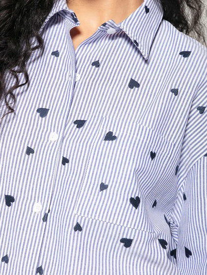 CAMISA EM ALGODÃO BORDADO MINI CORAÇÃO BIAMAR