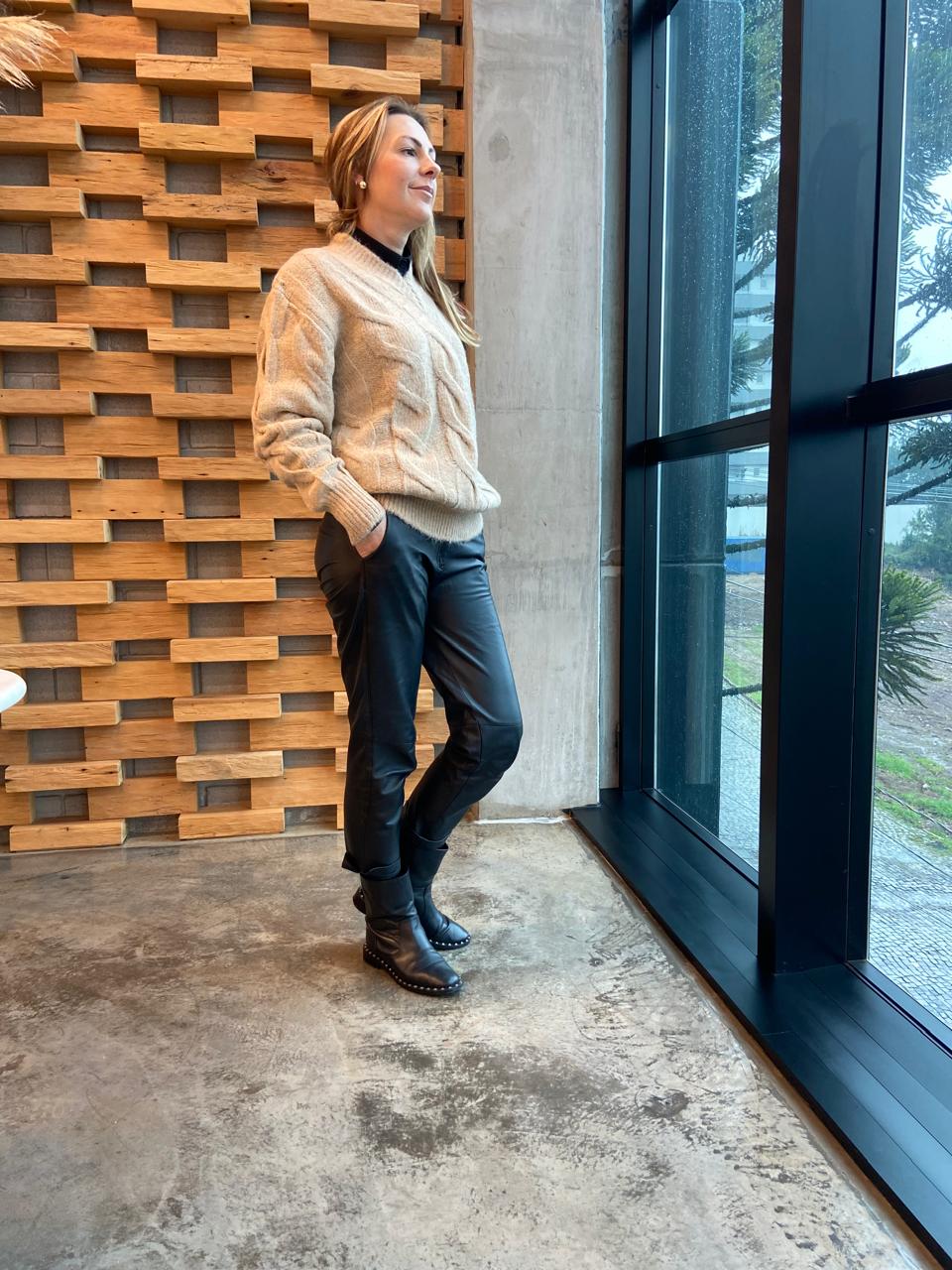 BLUSA BIAMAR TRABALHADA DECOTE V