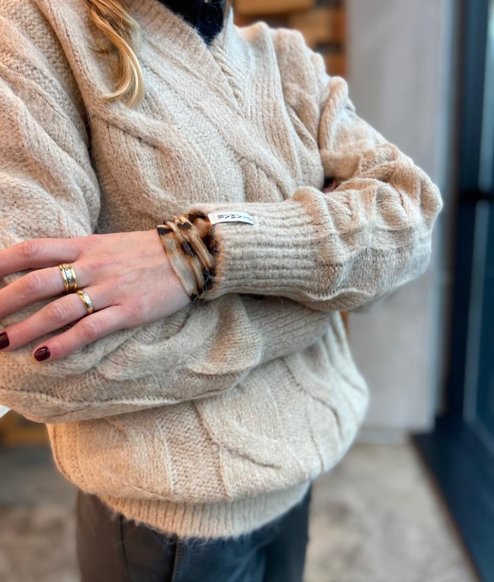 BLUSA BIAMAR TRABALHADA DECOTE V