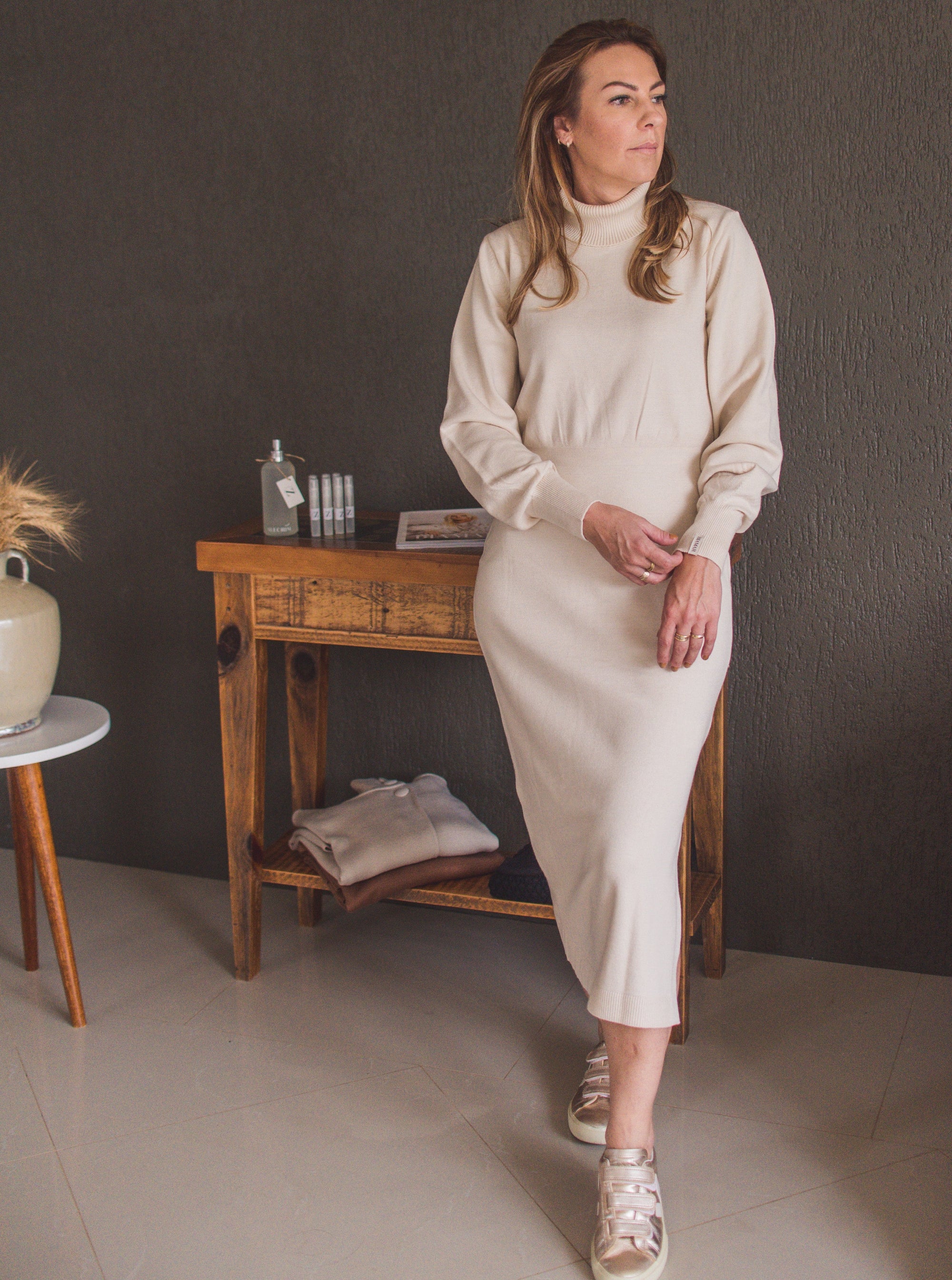 VESTIDO BIAMAR MIDI DE GOLA ALTA