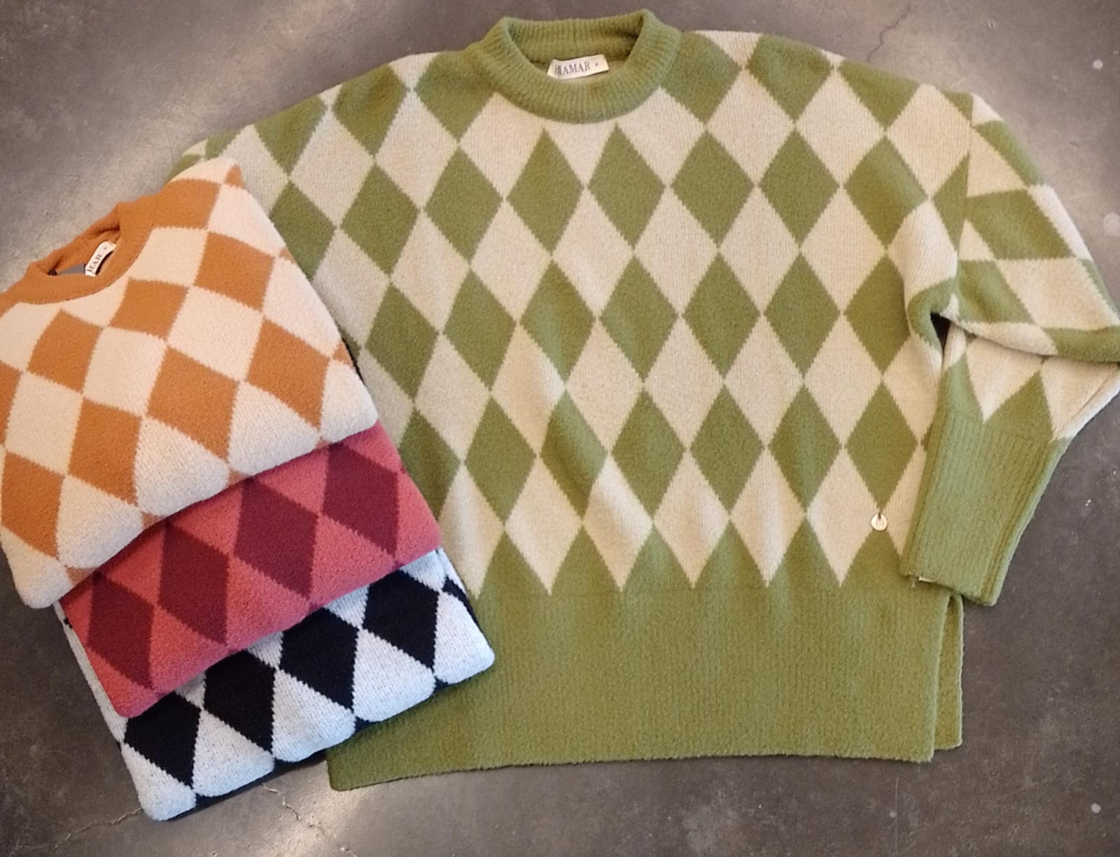 BLUSA BIAMAR FIO PLUMA TRABALHO GEOMÉTRICO